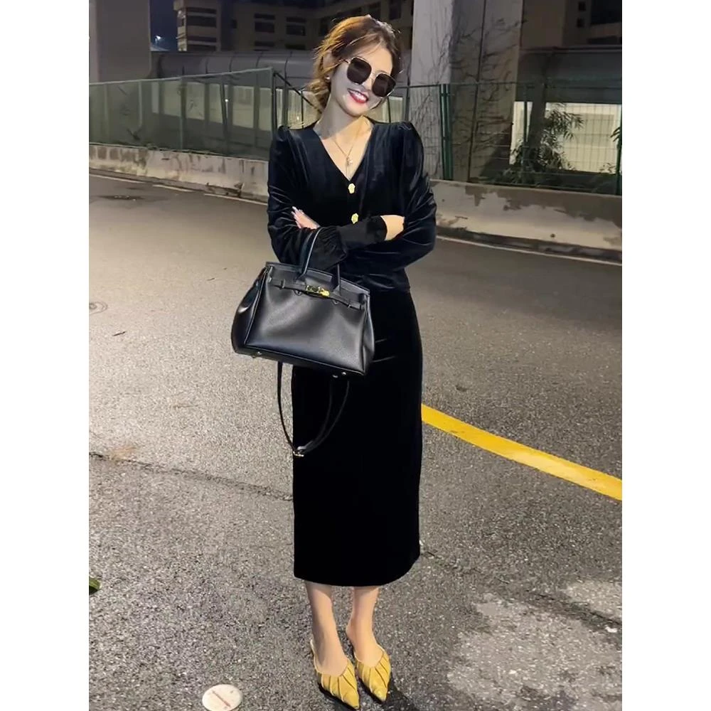 秋季小香风黑色金丝绒套装高端女人味新款包臀裙百搭两件套半身裙