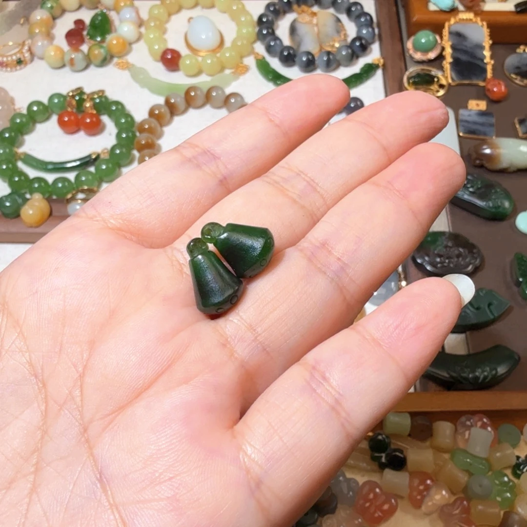 小***璐未镶嵌和田玉（碧玉）珠宝半成品