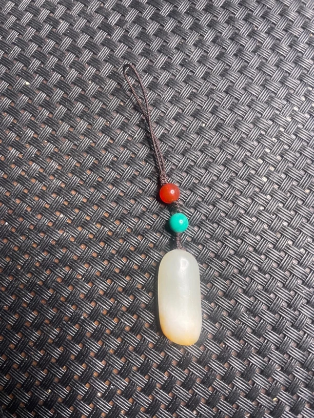 和田玉精品小挂坠