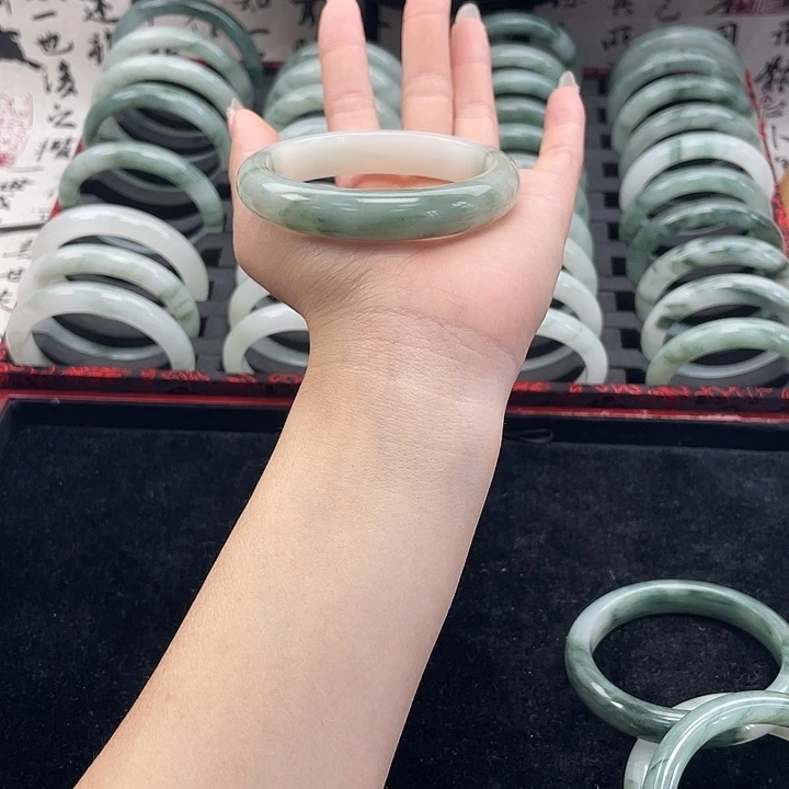 石英质玉未镶嵌手镯2121