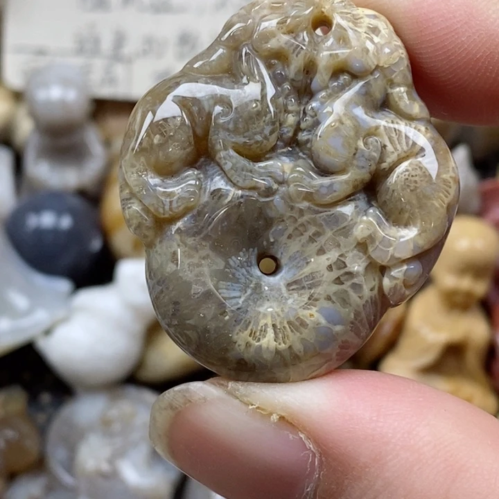 颈饰未镶嵌硅化珊瑚（珊瑚玉）小