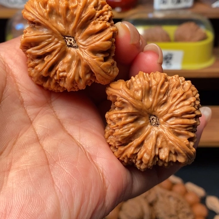 大***子文玩核桃吊坠45全品涿鹿南疆石