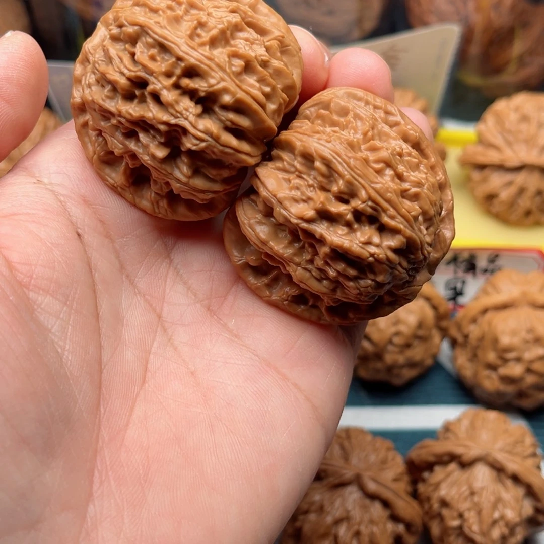 【闪购商品】桃木?文玩核桃手把件43白狮子