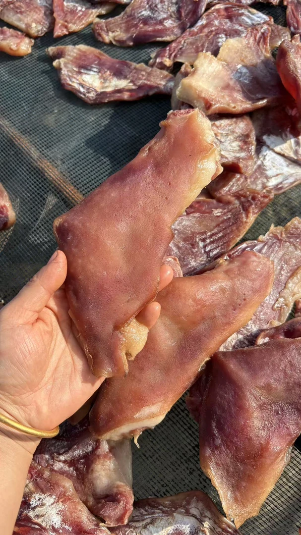 安徽农家风干腊肉猪下巴猪嘴唇土特产猪头肉