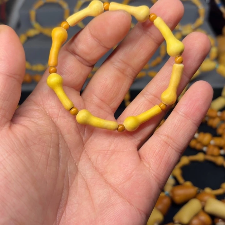 R***树木精配小油锤葫芦手串