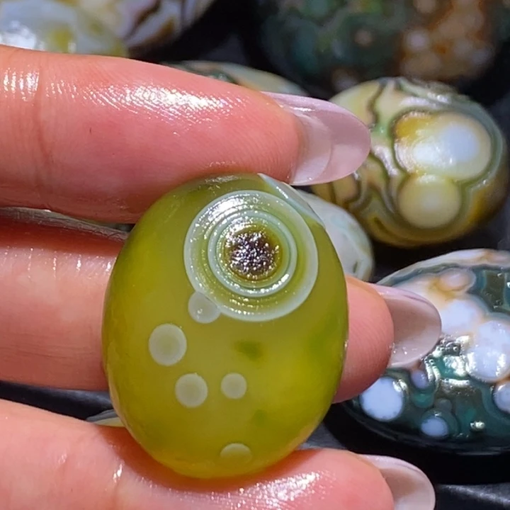 玛瑙/玉髓未镶嵌珠宝奇石78