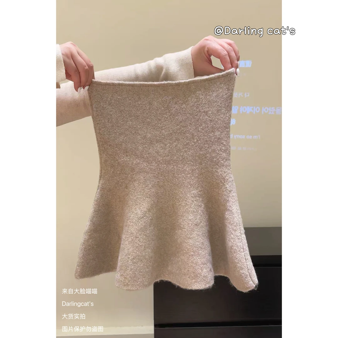 大脸喵喵"实拍 古董黛丽丝 绒绒感纯欲甜美辣妹抹胸秋冬内搭外穿