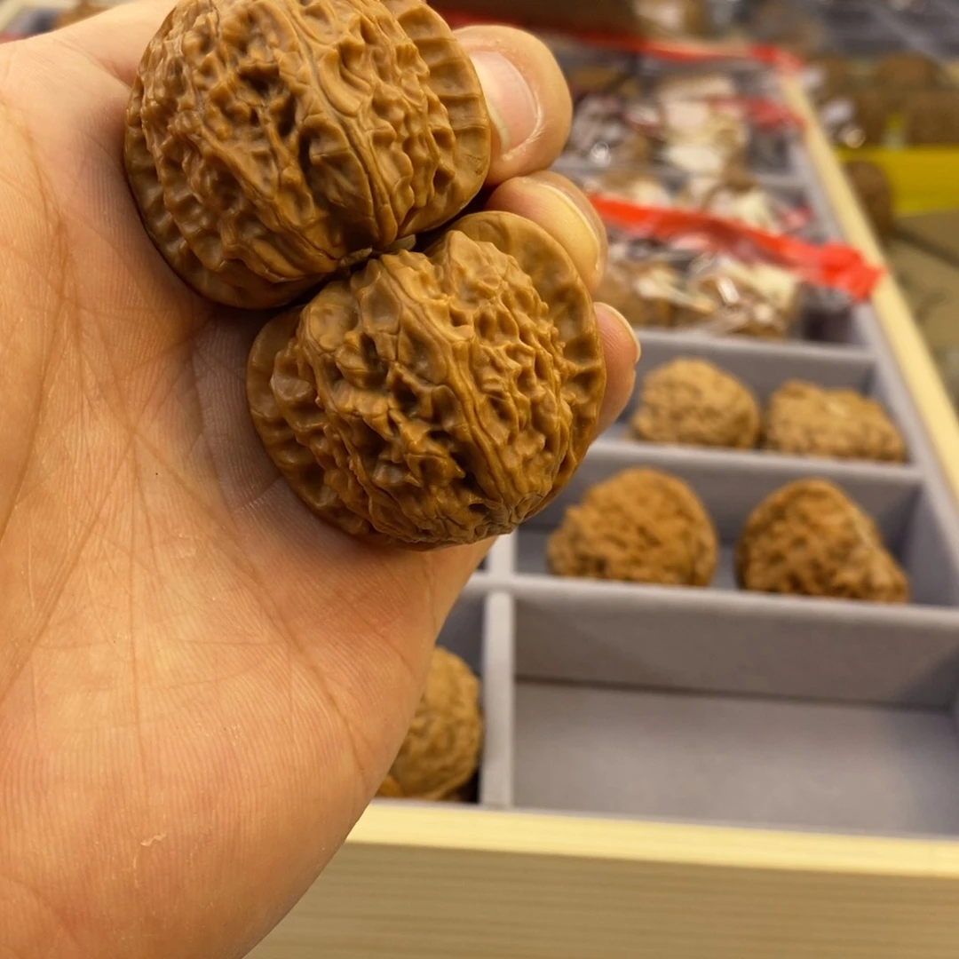 文玩核桃吊坠文玩核桃手把件白狮子