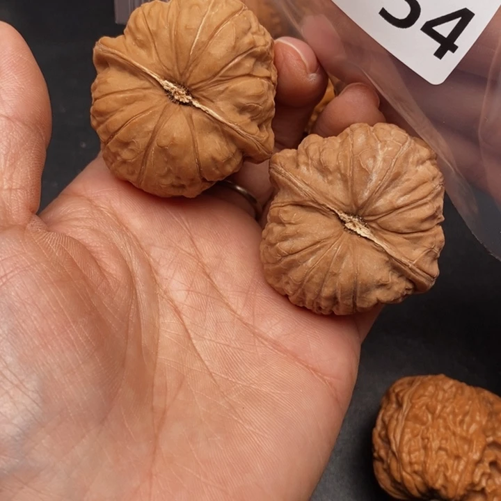 和***尘桃核吊坠K754南瓜