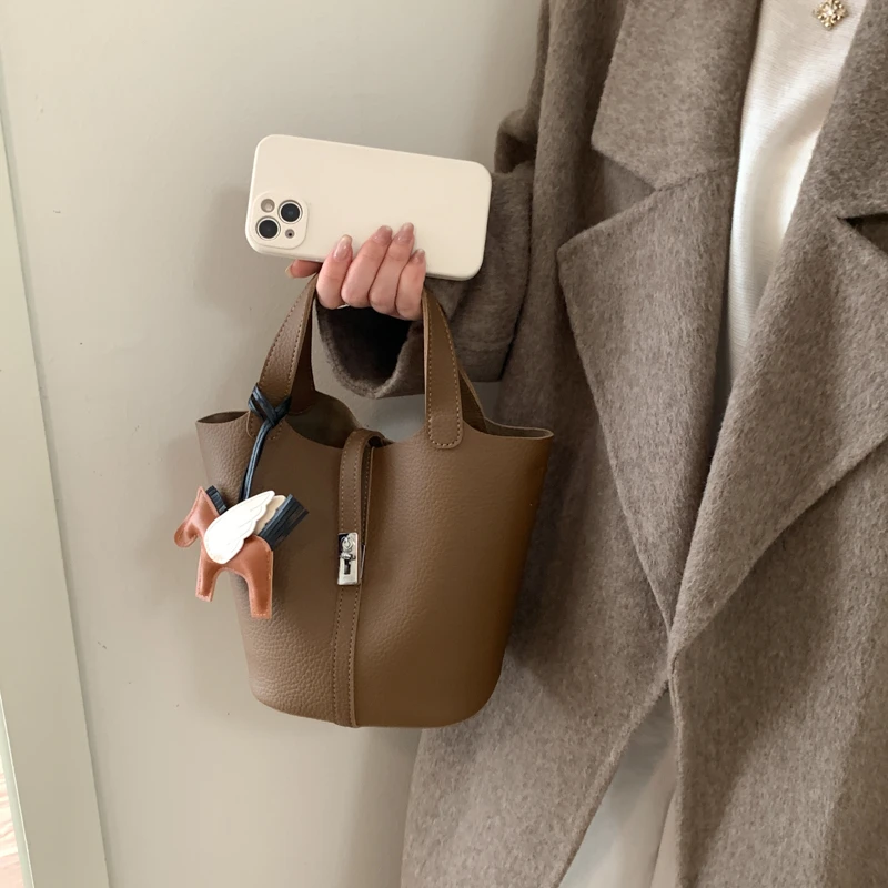 复古手提菜篮子包2025新款韩系百搭手拎包高级感单肩包通勤斜挎包