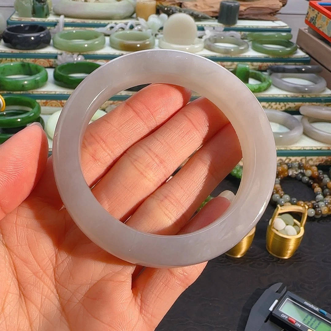 未镶嵌手镯和田玉烟紫方镯