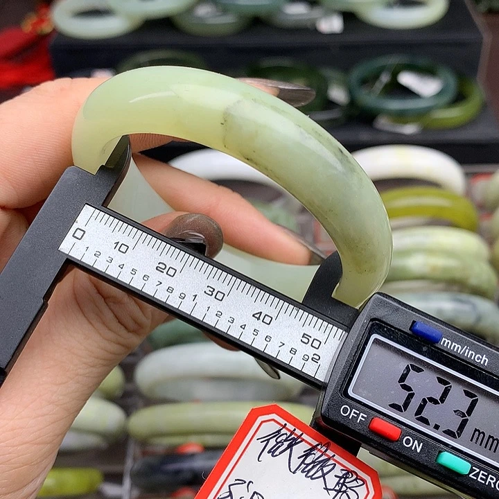 蛇纹石玉手镯未镶嵌159