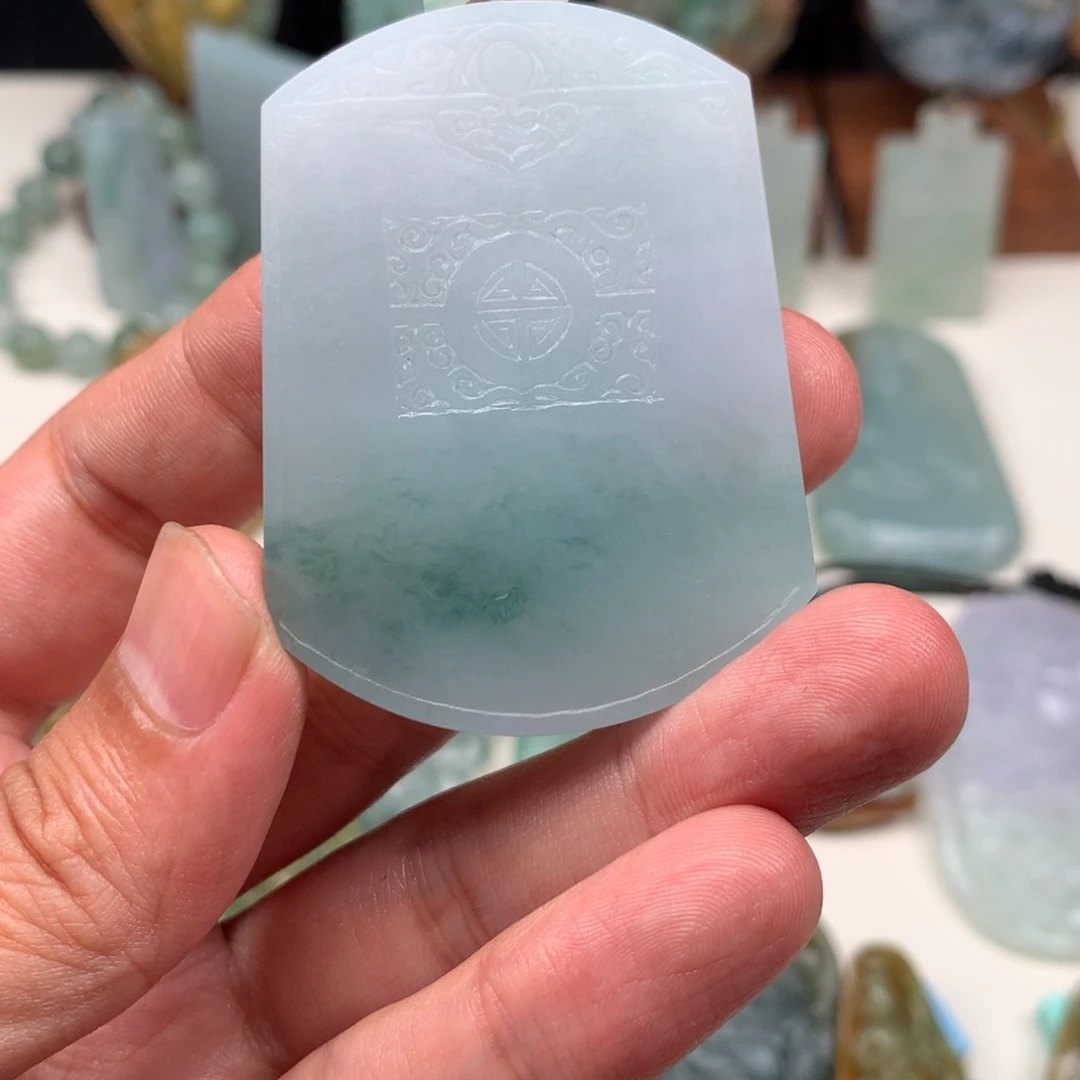 定制翡翠未镶嵌?挂件