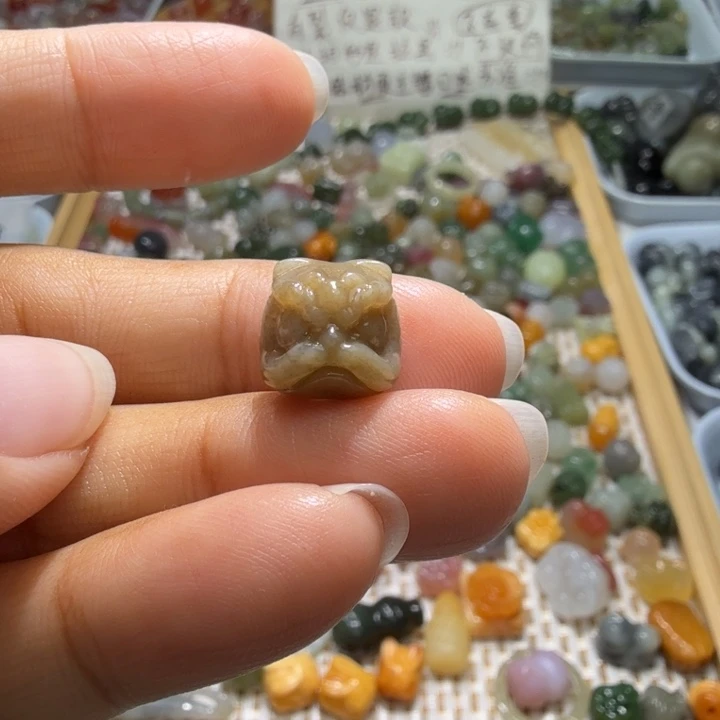 和田玉未镶嵌珠宝半成品