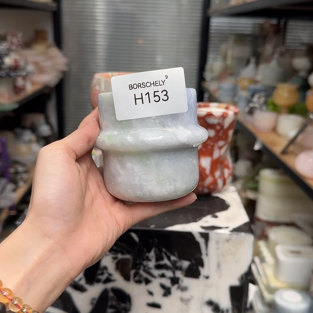H153。   爱。