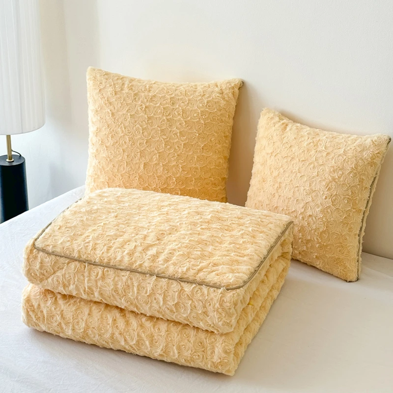 兔毛绒玫瑰纯色加厚抱枕被子两用2025新款办公室午睡毯二合一车载