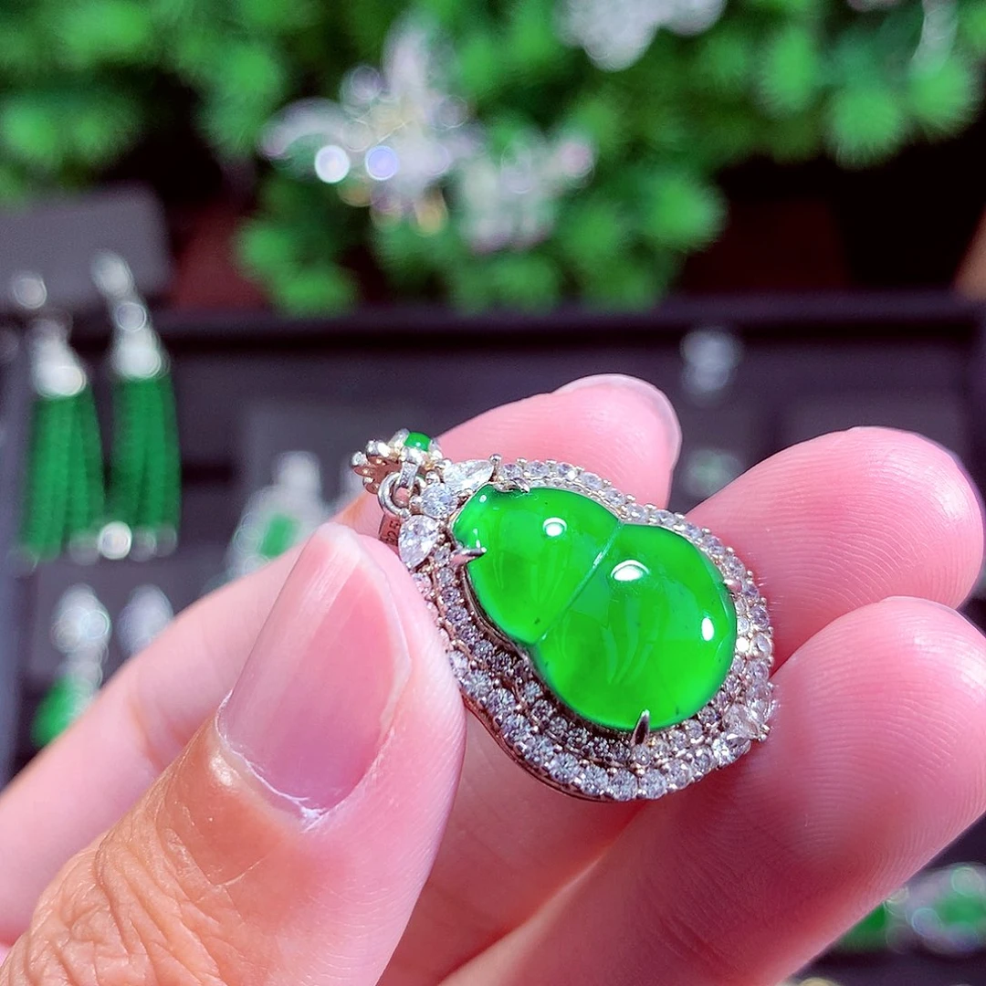 颈饰未镶嵌翡翠天然