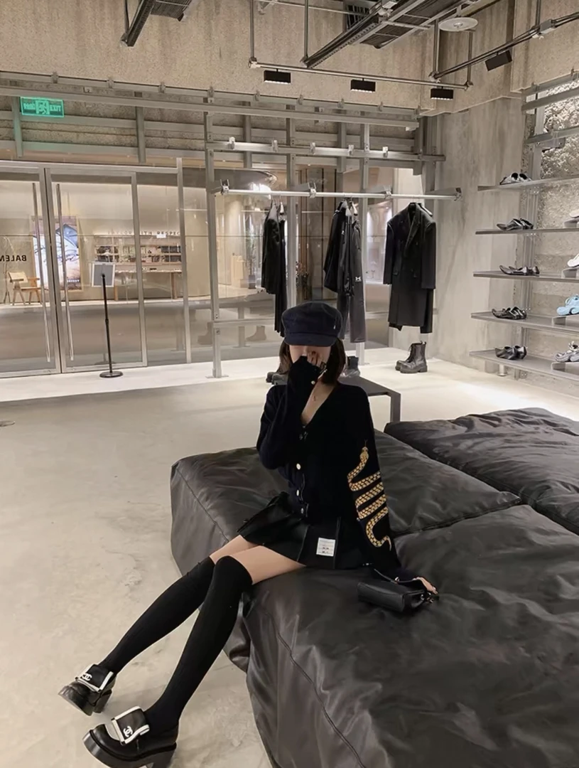 2025秋冬款金蛇蛇年限定复古百搭开衫毛衣 A8109