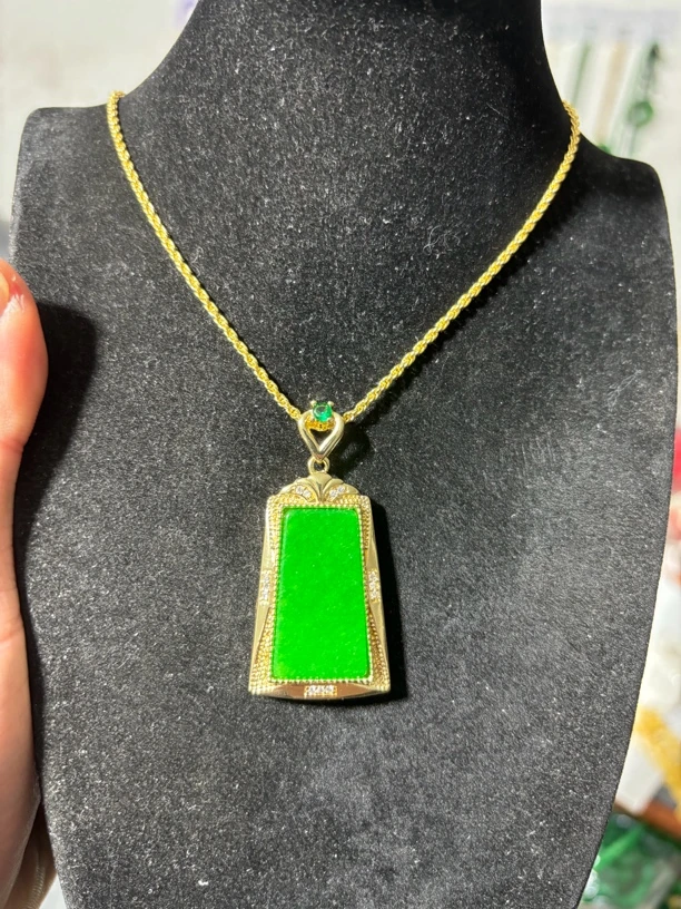 翡翠重t型无事牌吊坠d071