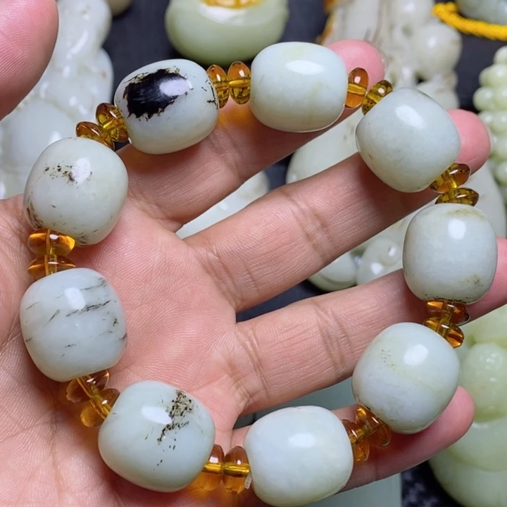 和田玉颈饰未镶嵌