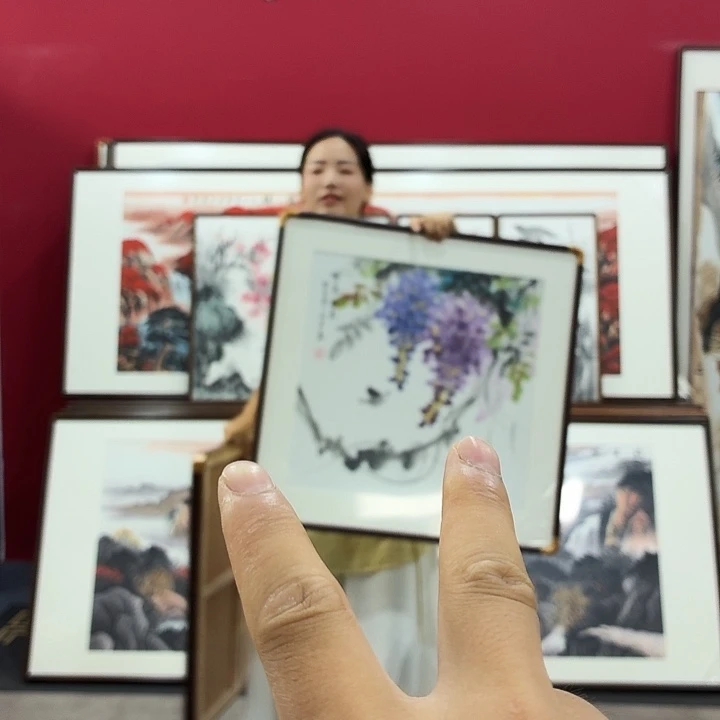 国画带框绘画作品