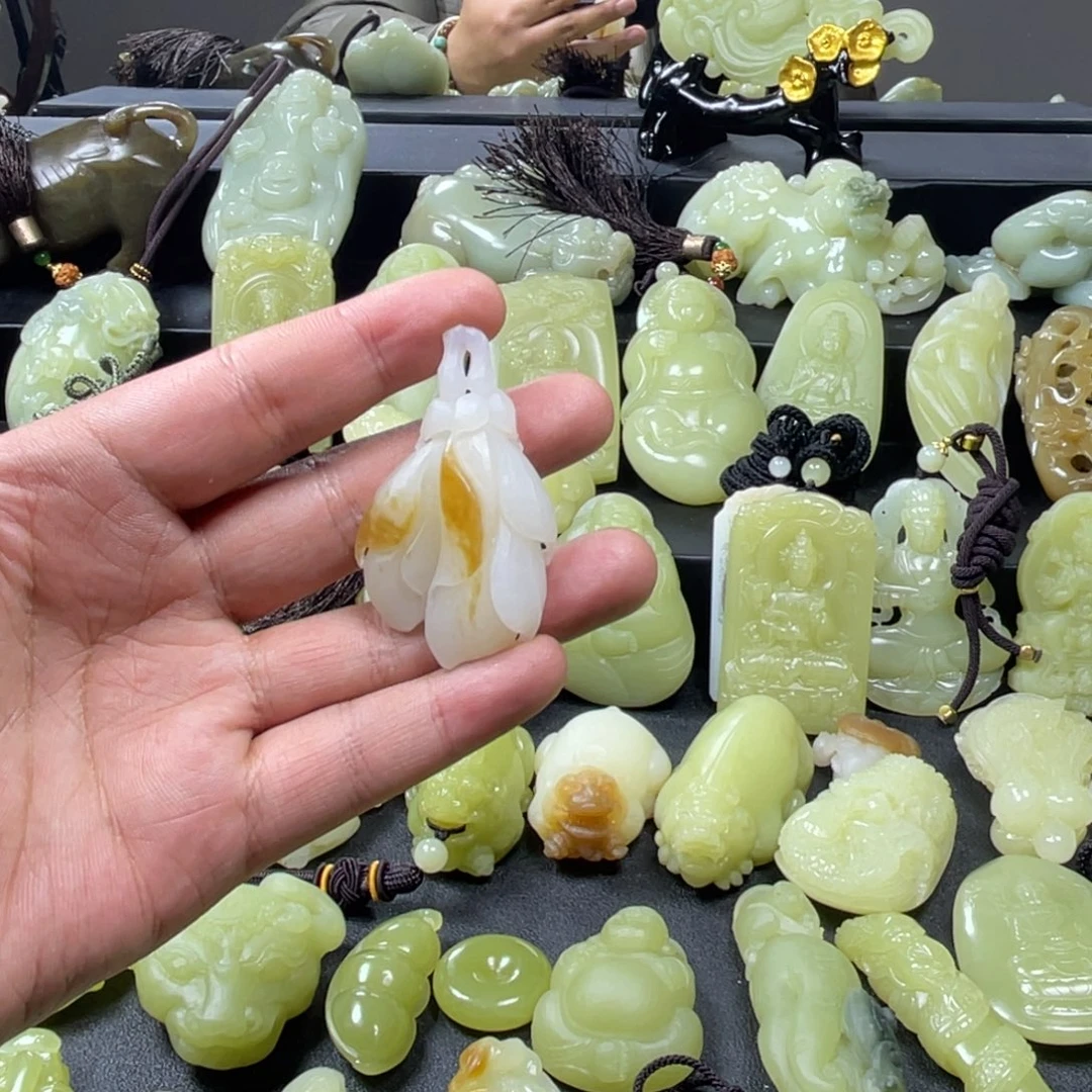 和田玉未镶嵌颈饰