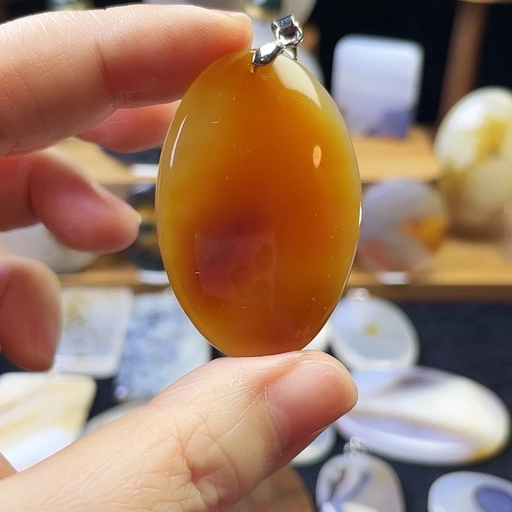 玛瑙/玉髓未镶嵌吊坠