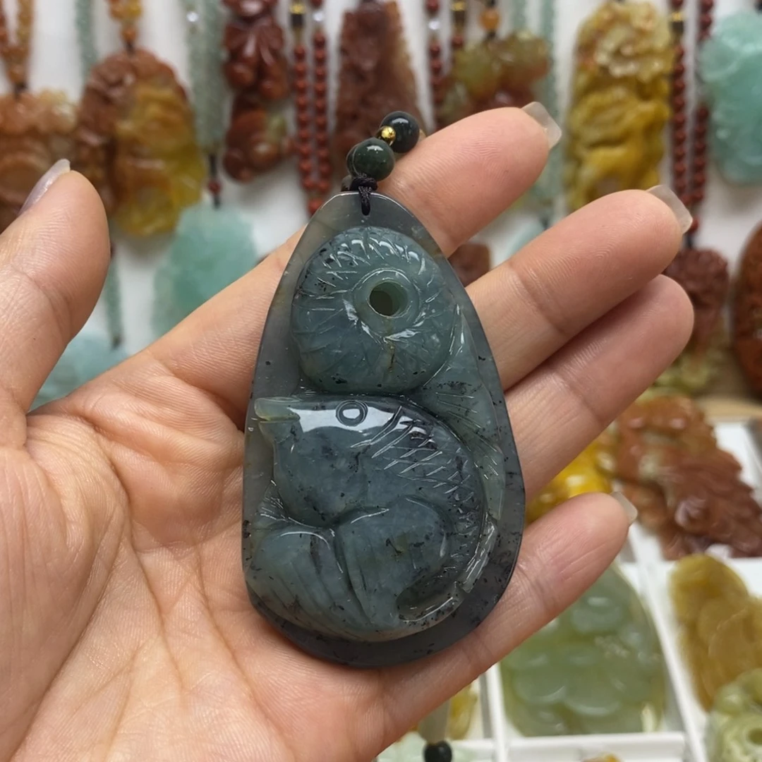 蛇纹石玉未镶嵌颈饰