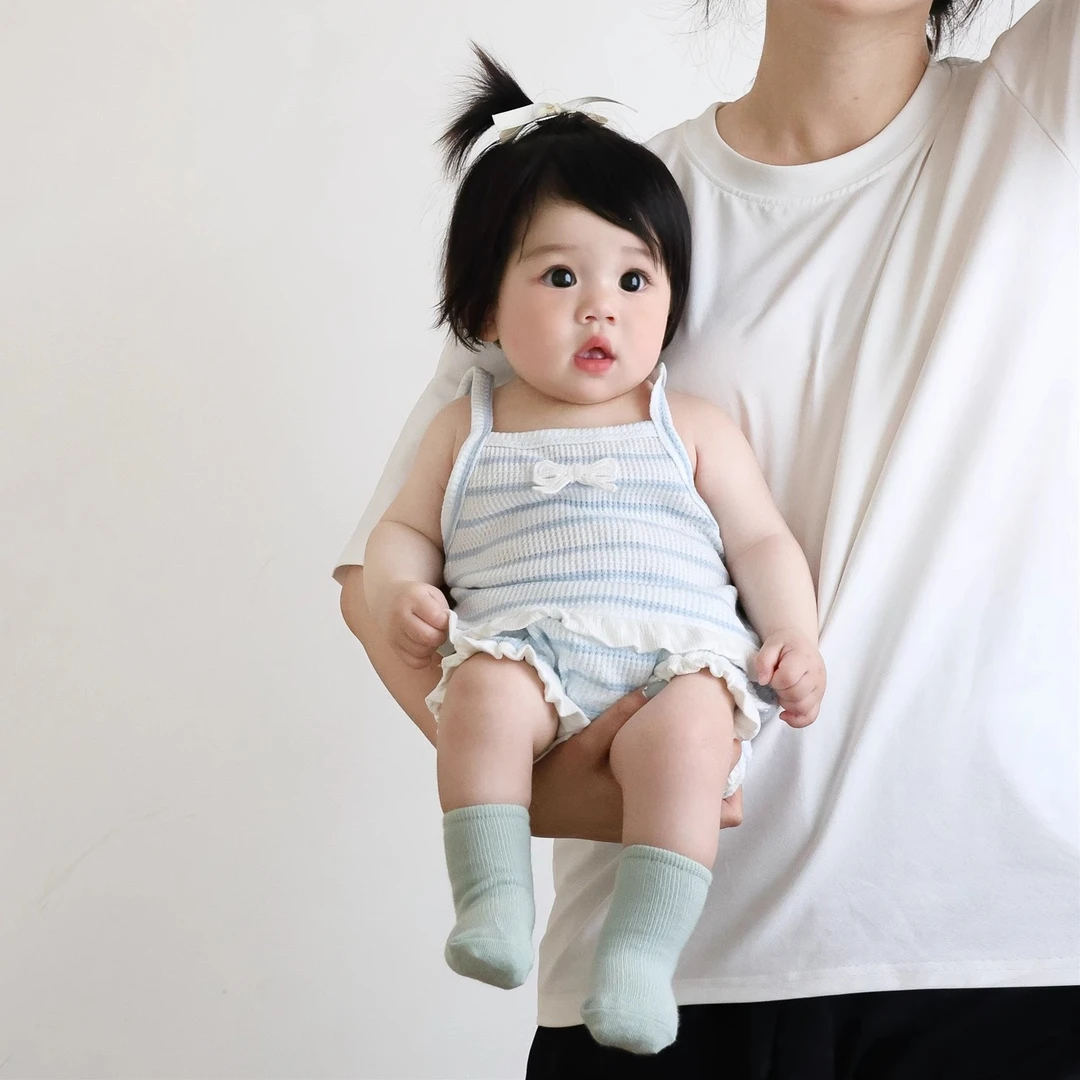 女童夏季薄款哈衣宝宝韩版无袖吊带三角包屁衣爬服小月龄婴儿衣服