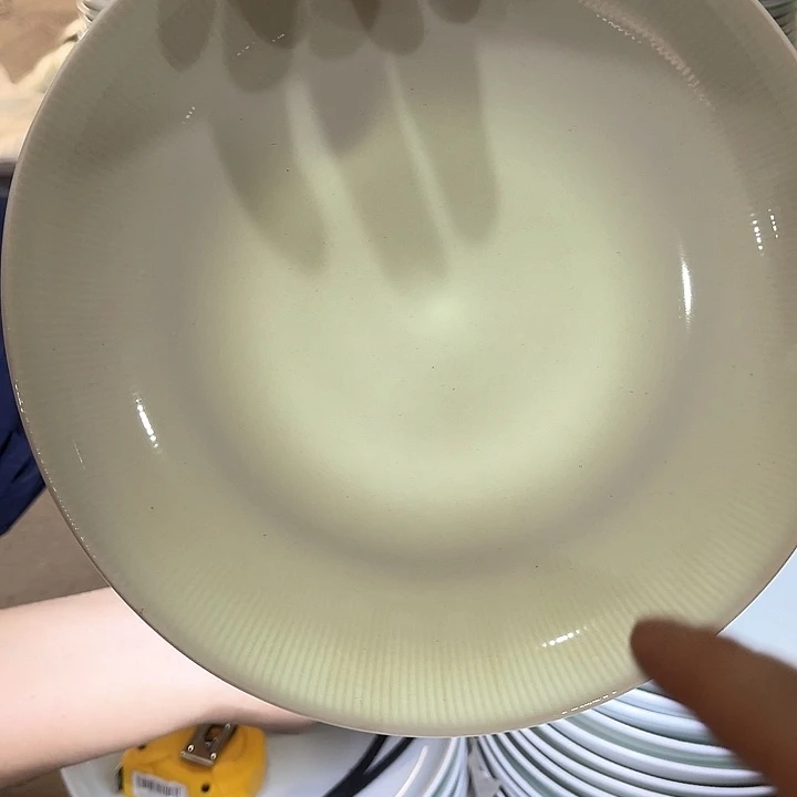 瓷片青白瓷丝薄8.5英寸深盘四个，微瑕包邮
