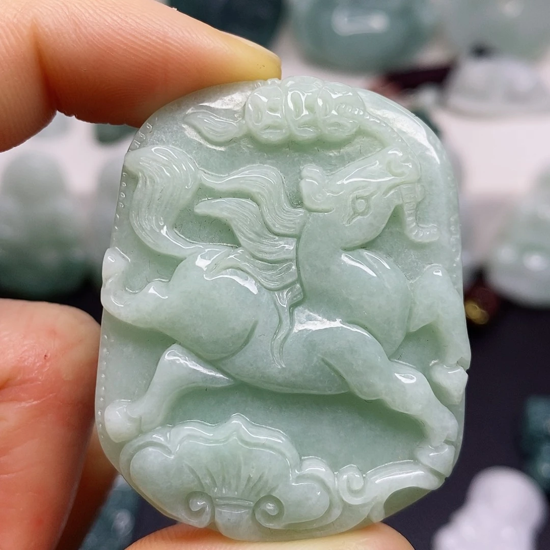 翡翠颈饰未镶嵌吊坠