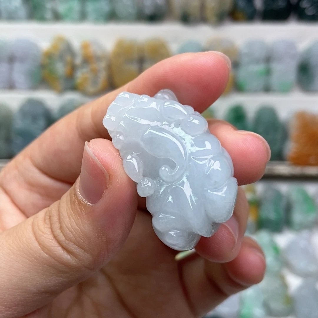 翡翠未镶嵌吊坠(赠链)口含珠