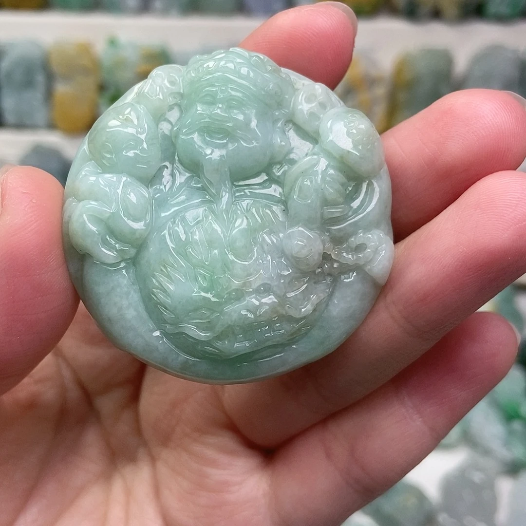 翡翠未镶嵌吊坠(赠链)