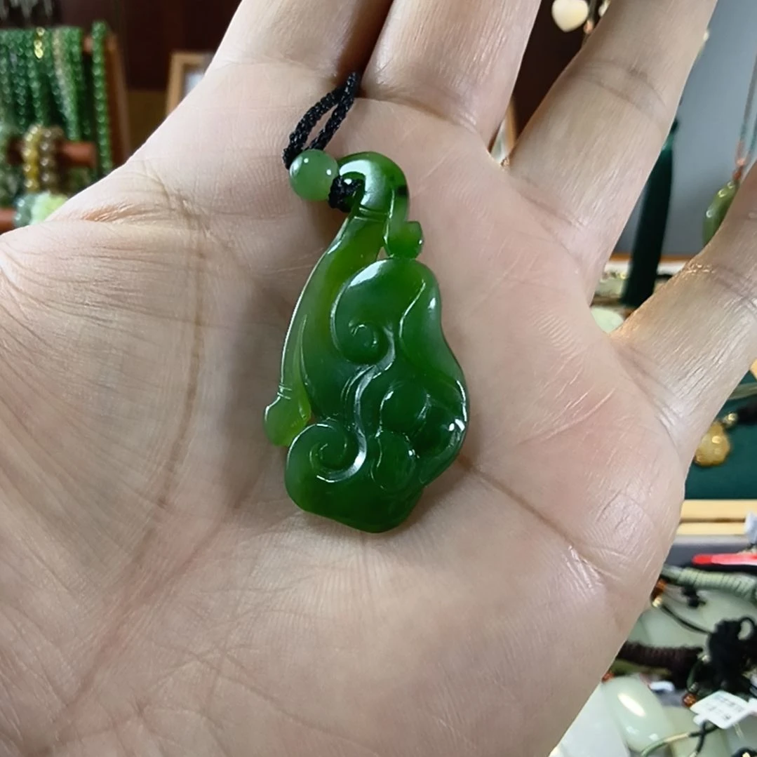 和田玉9K金镶嵌颈饰