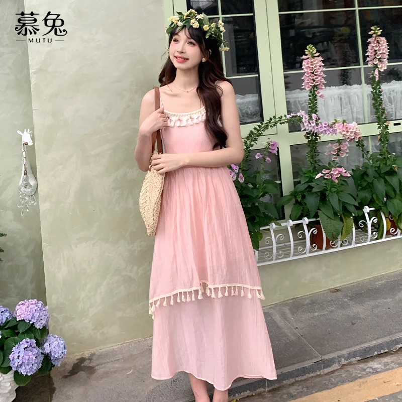 慕兔法式度假苏吊带裙女2025夏新款小个子收腰显瘦a字连衣裙