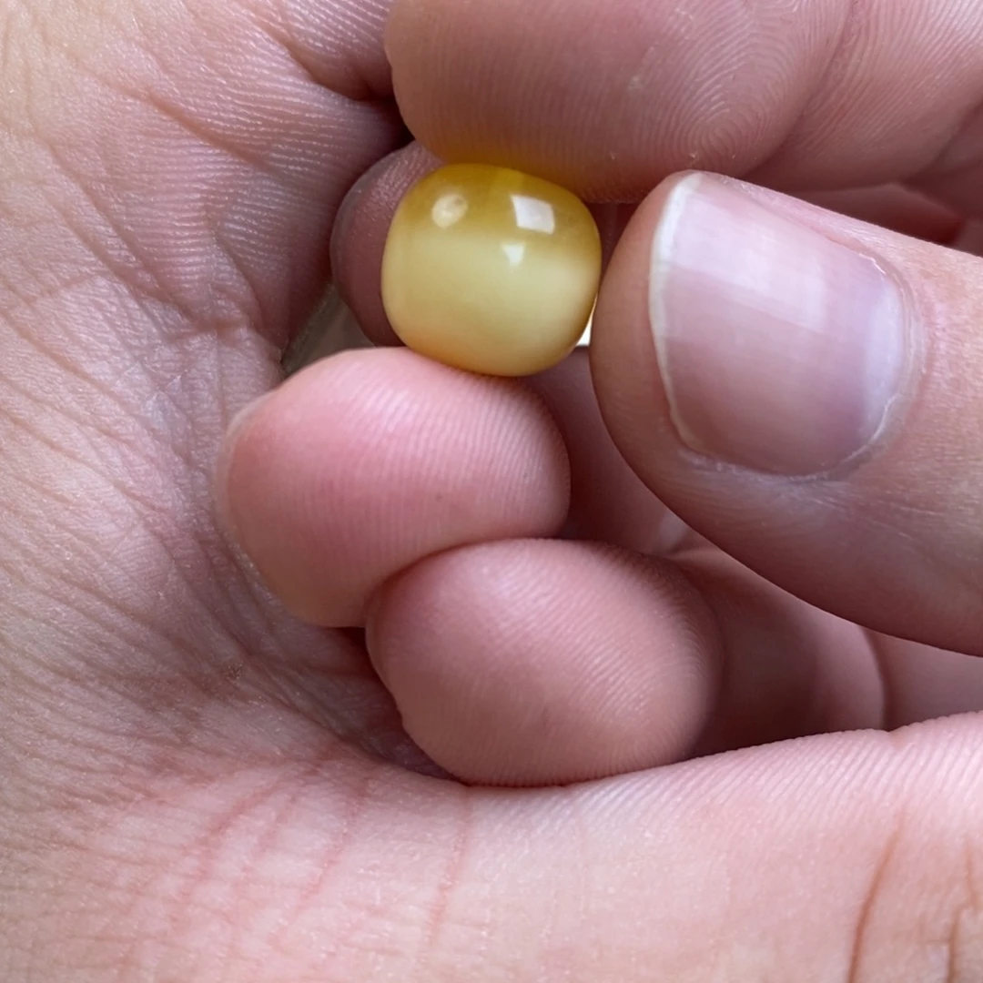 行***路蜜蜡未镶嵌裸石配饰