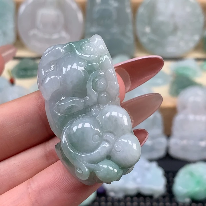 颈饰未镶嵌翡翠貔貅