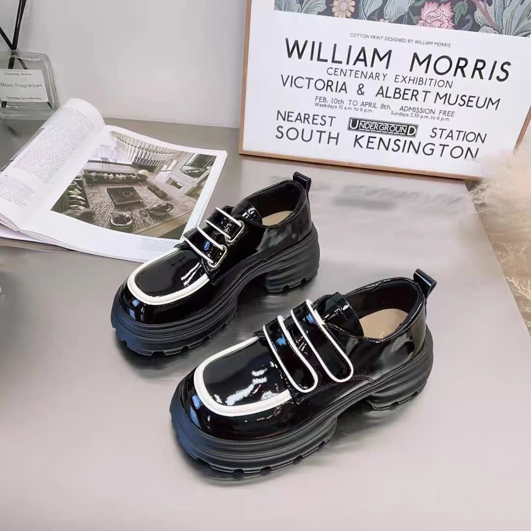 3118 《黑白故事》新款拼色厚底增高亮面魔术贴乐福鞋