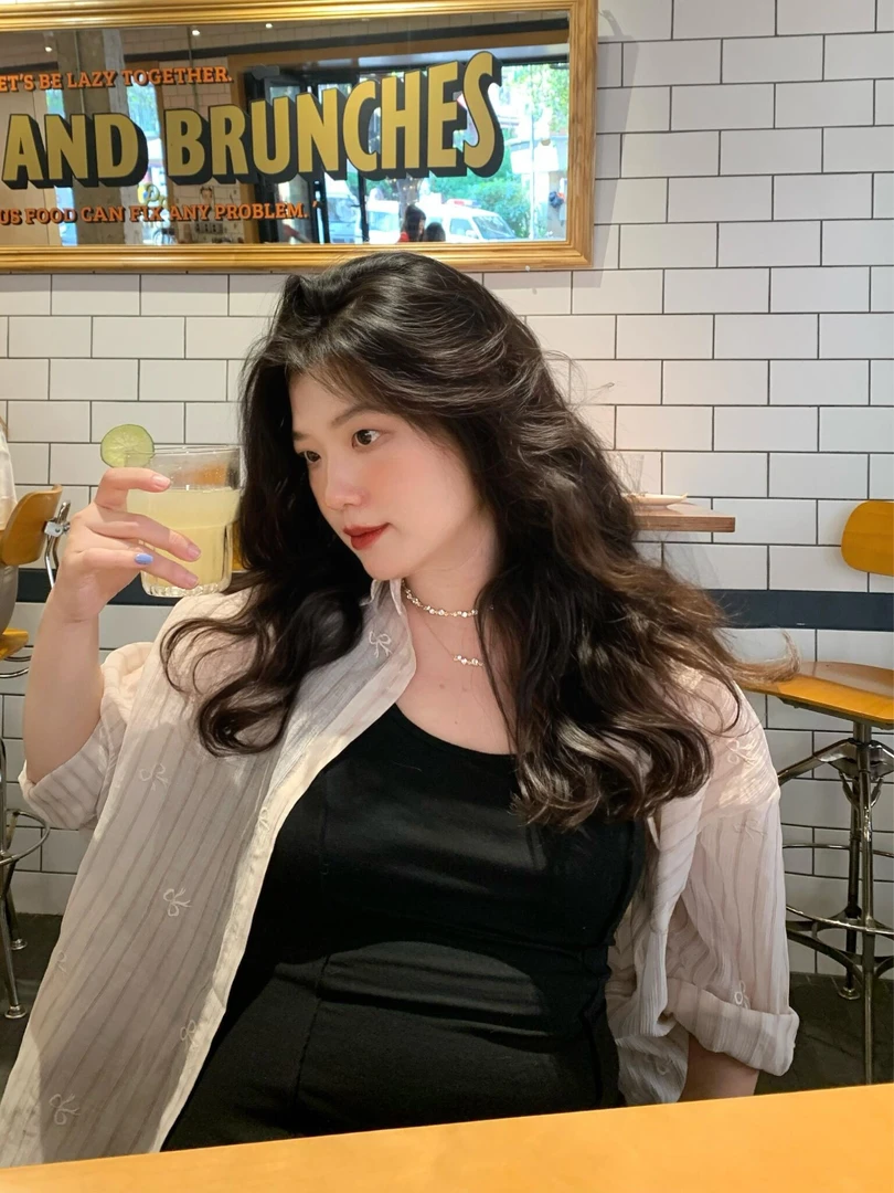 韩系防晒开衫衬衫女2025夏季新款叠穿修身显瘦高级感黑色背心裙