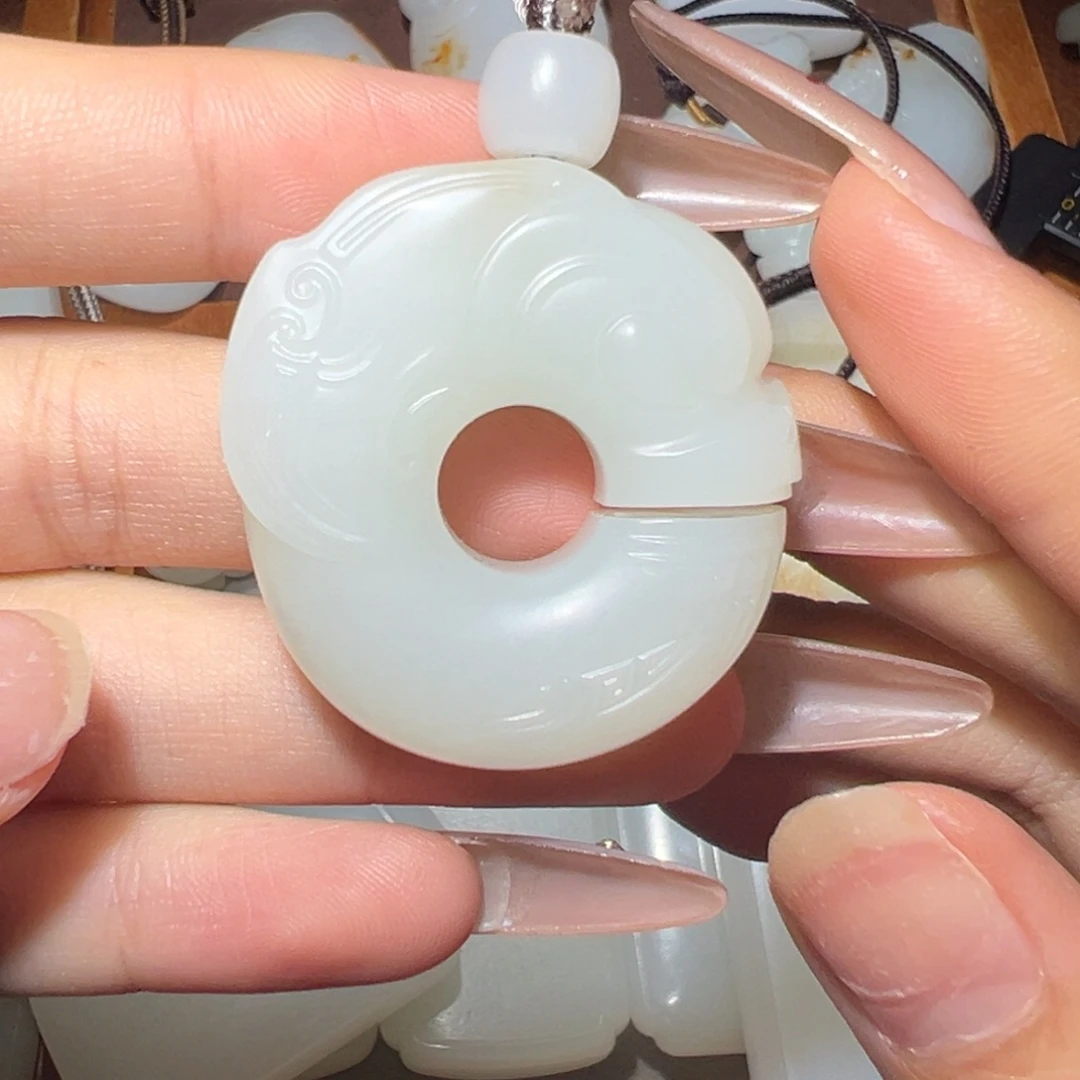 九***哥和田玉未镶嵌挂件