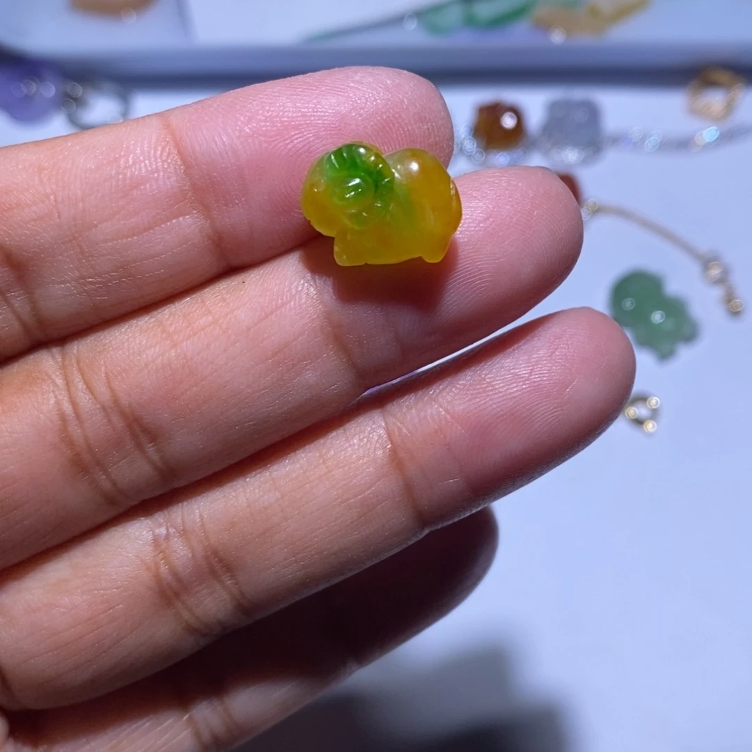 颈饰未镶嵌翡翠王**风