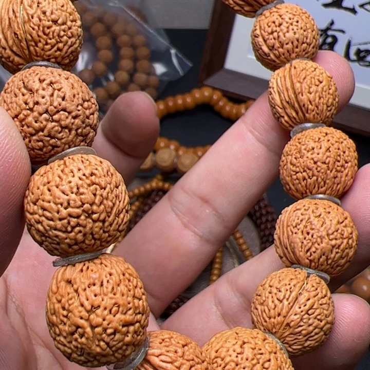 云***崖猴头核桃吊坠啦啦啦