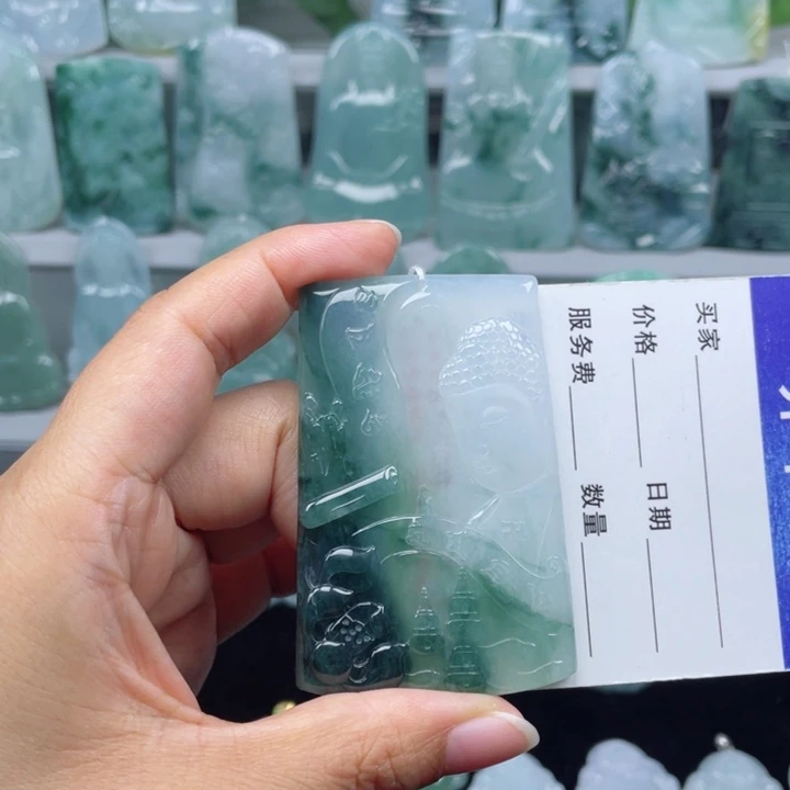 颈饰未镶嵌翡翠佛观天下