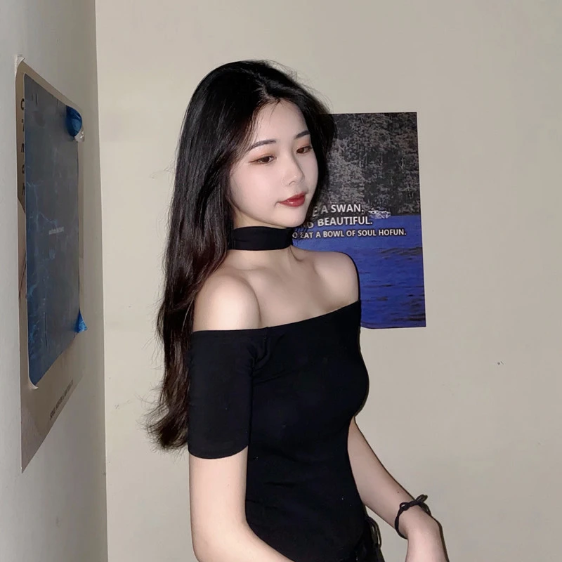 纯欲性感挂脖一字肩上衣女装夏季别致甜辣妹紧身显瘦黑色短袖T恤