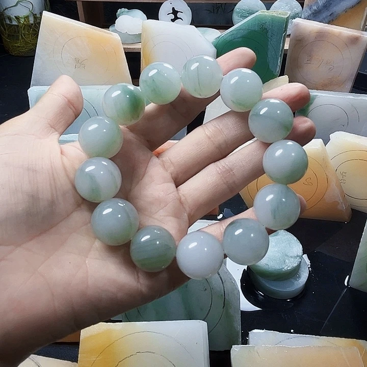 定制石英质玉(非洲翠)天山翠卡18男士手串