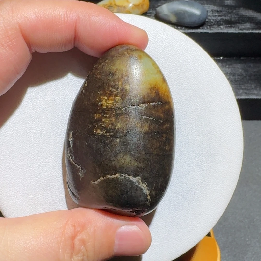 W***猪和田玉未镶嵌颈饰