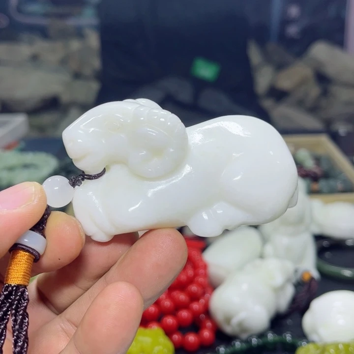 蛇纹石玉手把件未镶嵌