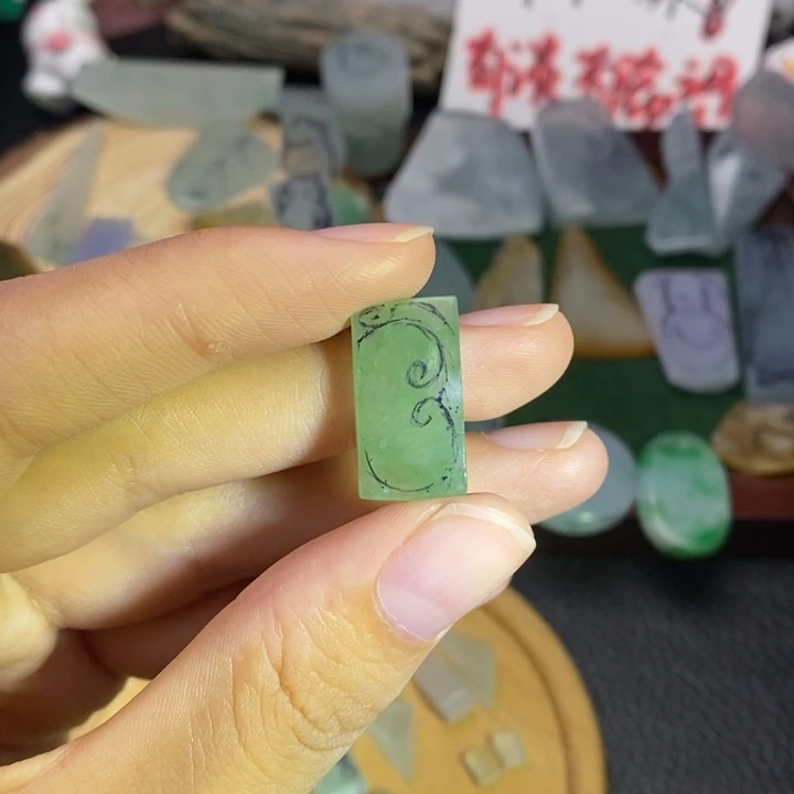 未镶嵌定制翡翠翡翠