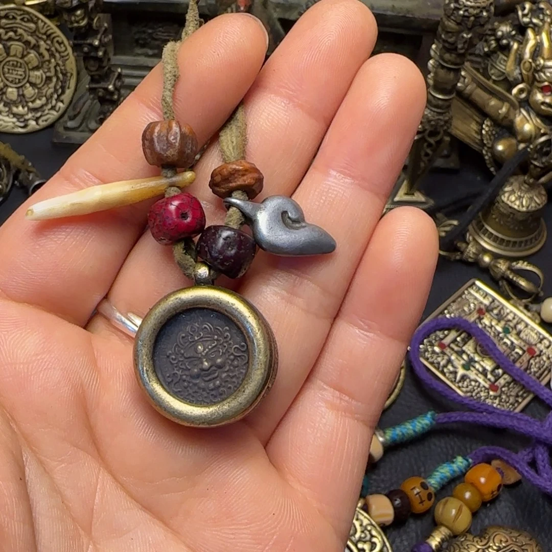 余****泥塑藏传牌子……藏传牌子