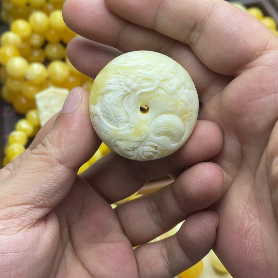 琥珀未镶嵌颈饰琥珀蜜蜡